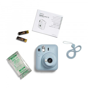 online-and-social-230111-instax-mini-12-pastel-blue-box-contents-0404